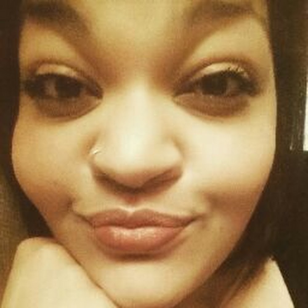 Meet your Posher, Desiree